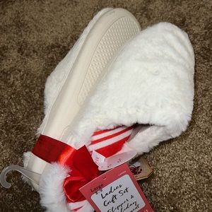 Soft White Slippers with Candy Cane inner lining Sz 9